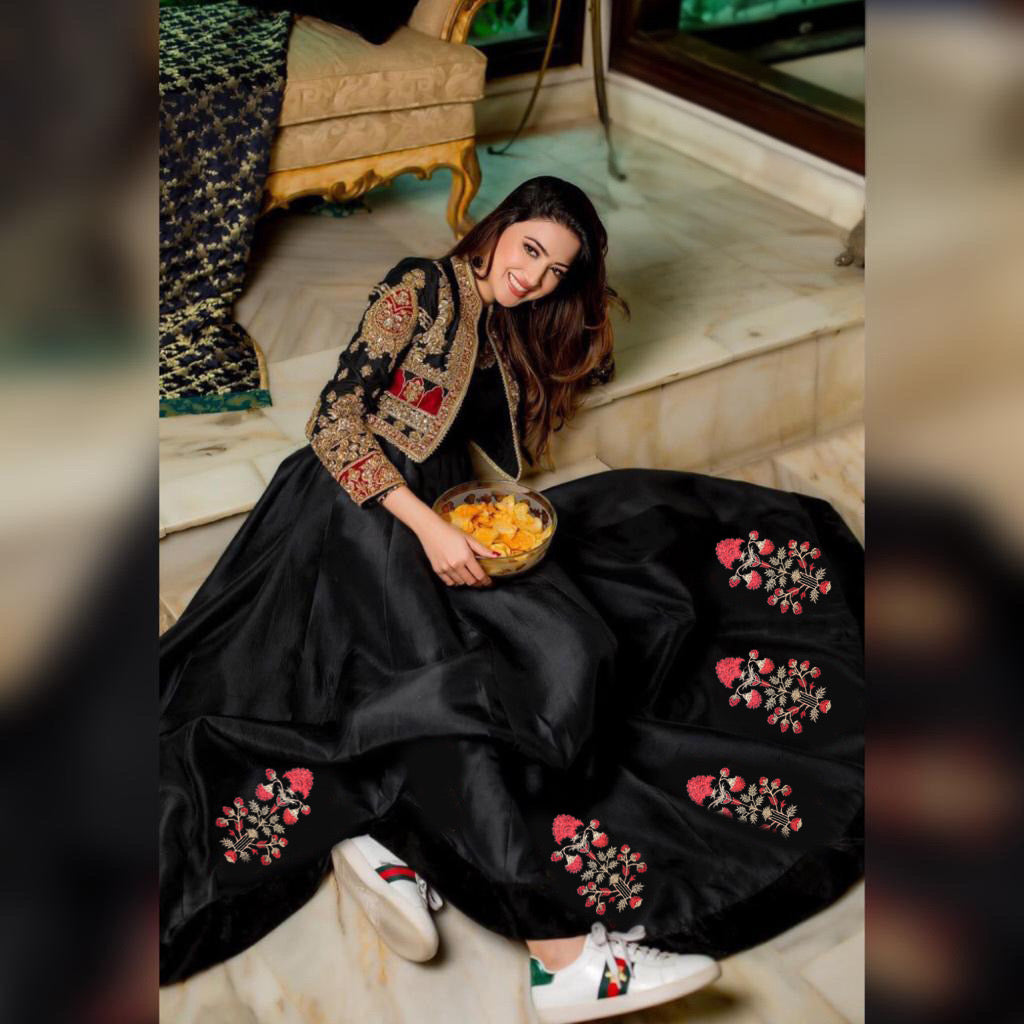 Embroidered Bunch Maxi With koti 😍