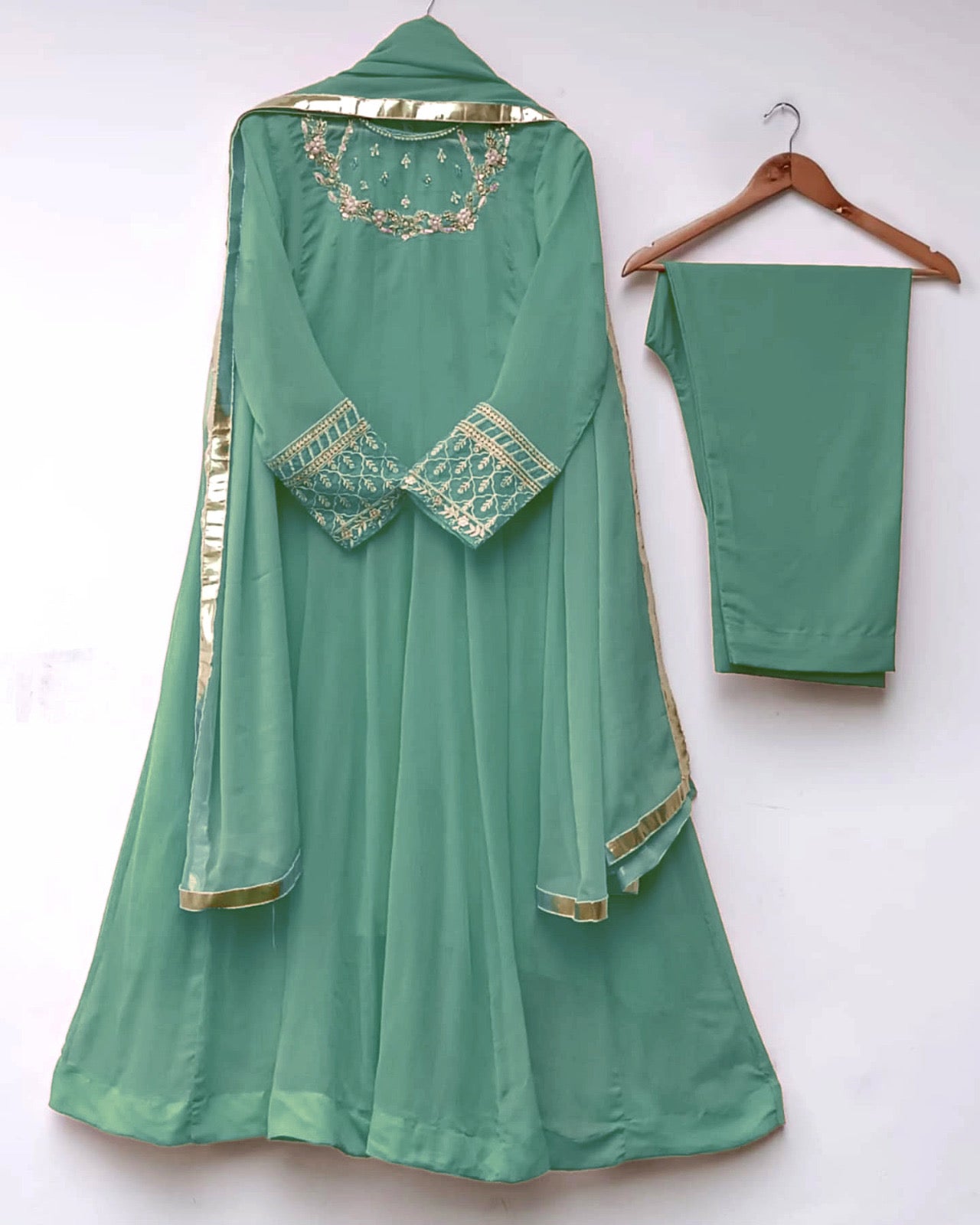 Elegant 3pc Handwork Maxi❤️
