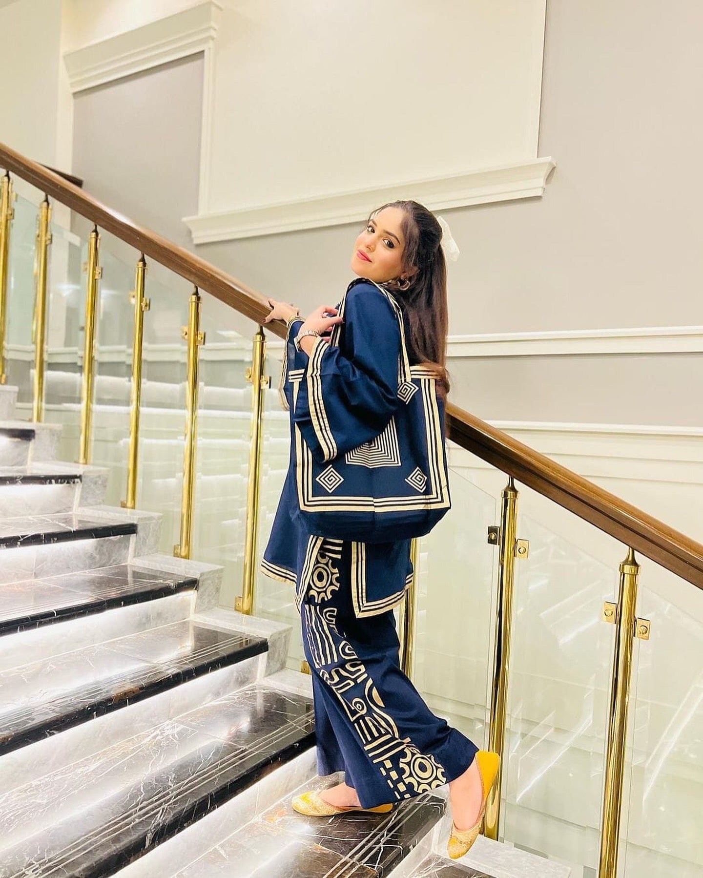 Trendy 3pc with Handbag 👜