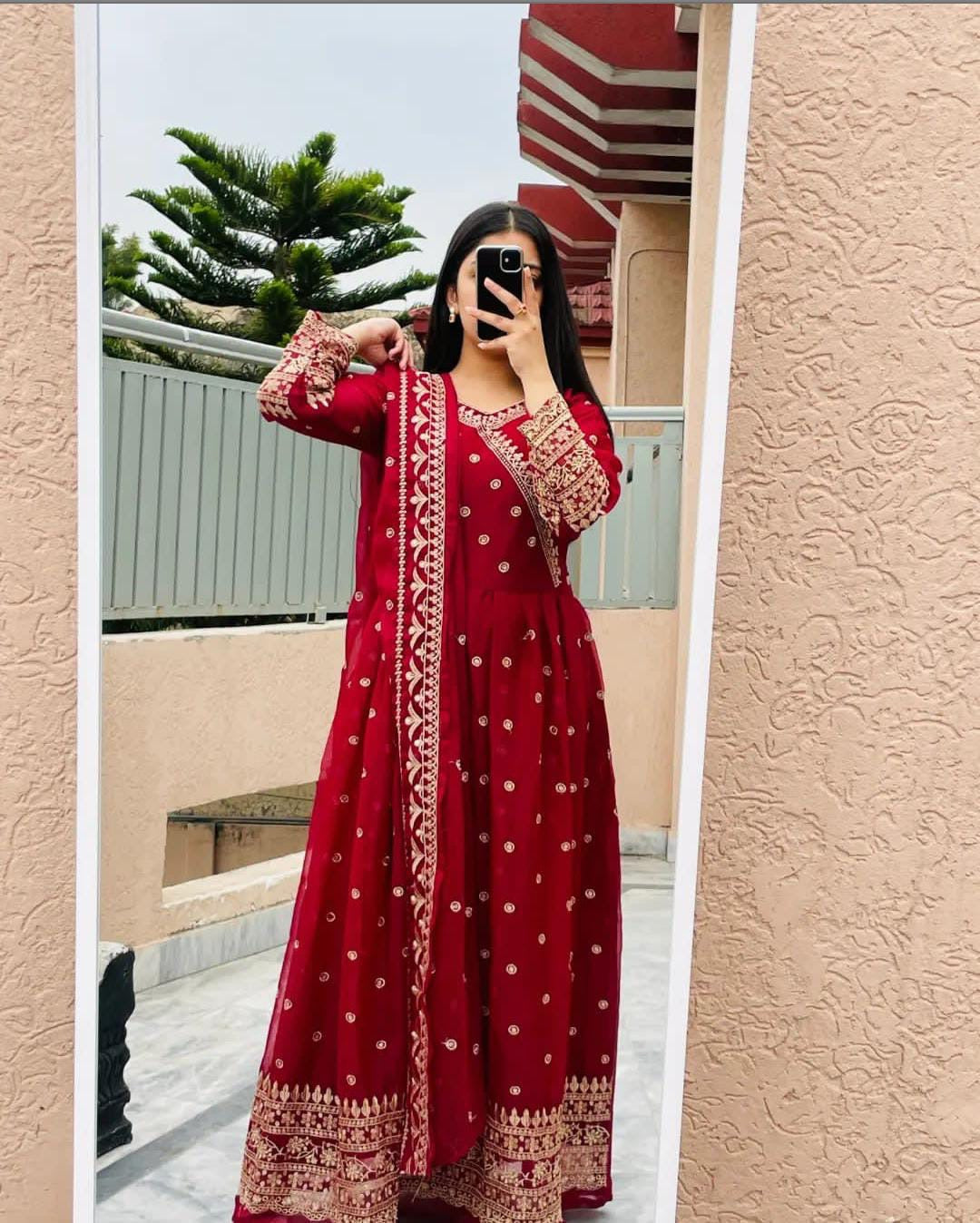 👗Eid Collection 2025: an elegant Angrakha Style Heavy Border Maxi with Neck Embroidery, paired with a beautifully embroidered Dupatta 🌙
