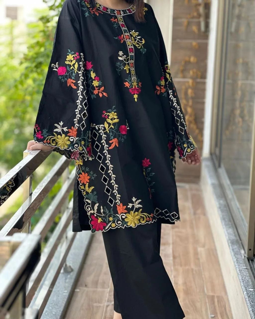 👗Multi Embroidered 2pc😍