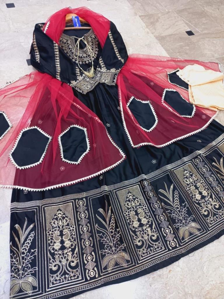 Neck,Border Heavy Embroidery With Two Colours Dupatta 3pcs 😍