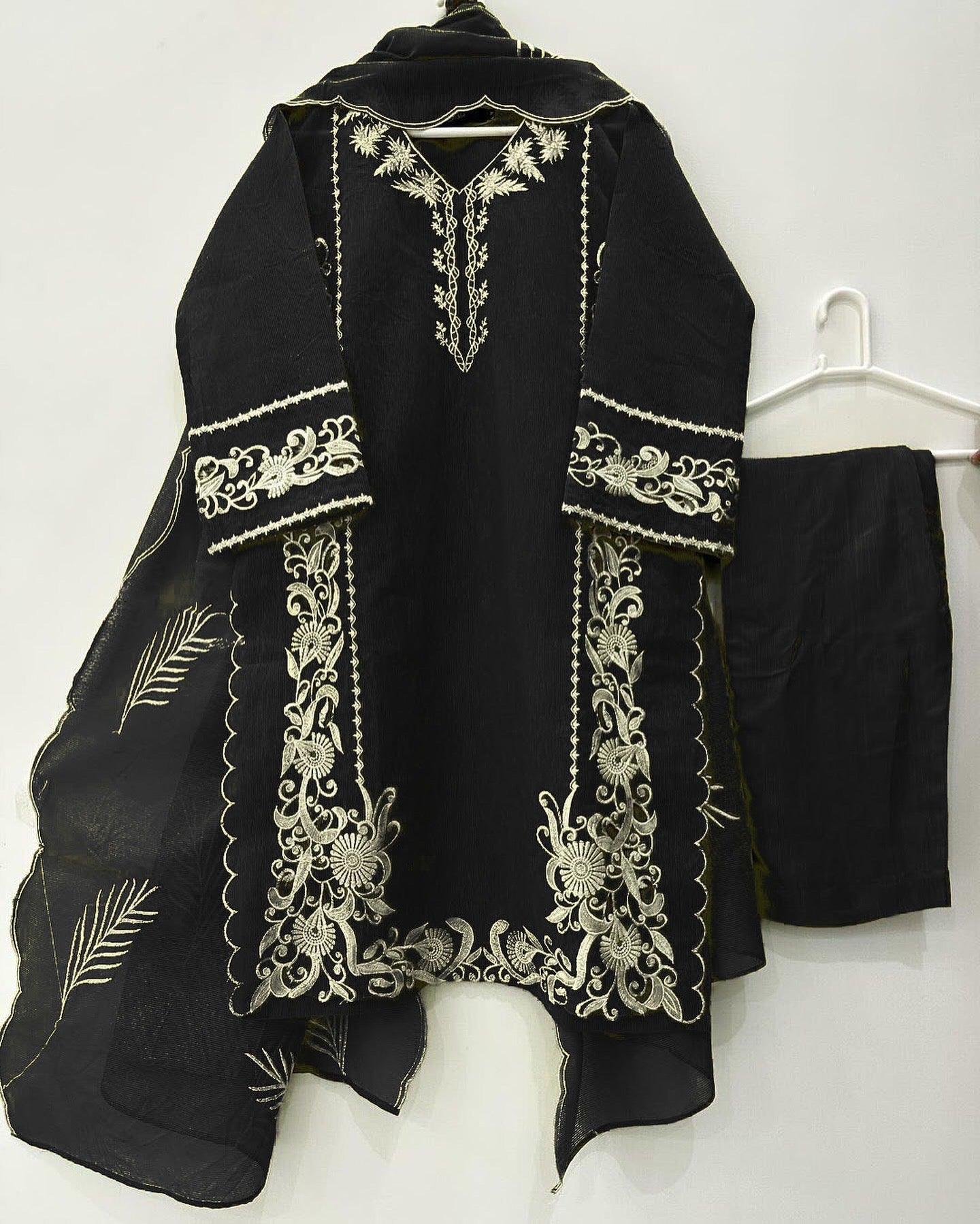 3 Pc Embroidered Beautiful Suit