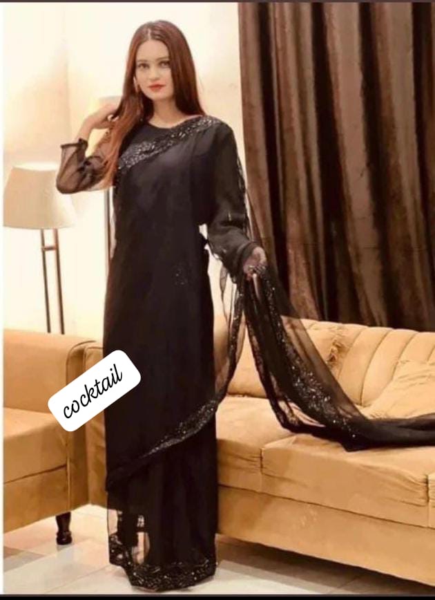 Jannat Mirza Chiffon Saree🖤
