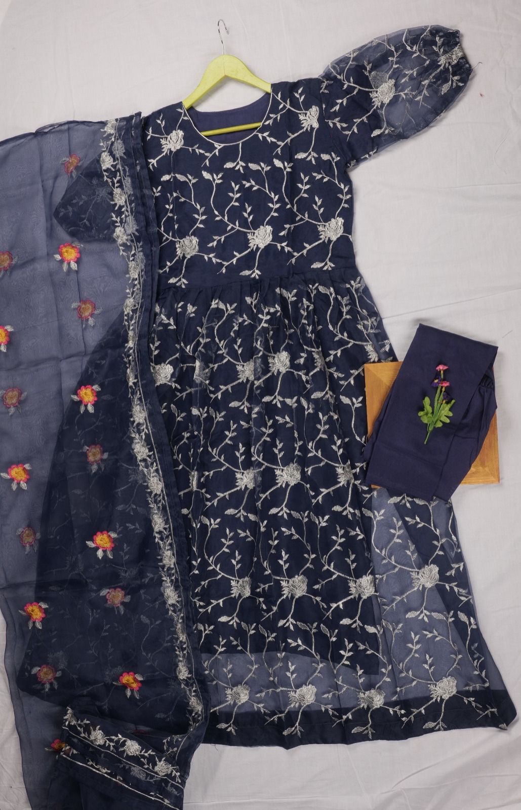 🌟 Elegant V-Neck Embroidery & Handwork 3-Piece Set 💃