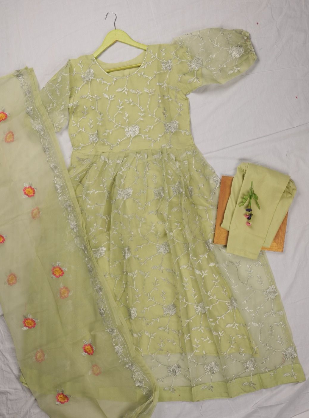 🌟 Elegant V-Neck Embroidery & Handwork 3-Piece Set 💃