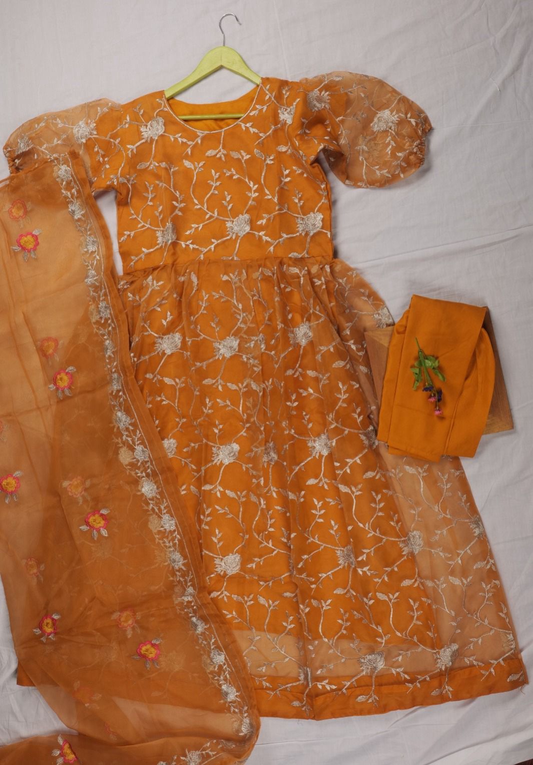 🌟 Elegant V-Neck Embroidery & Handwork 3-Piece Set 💃